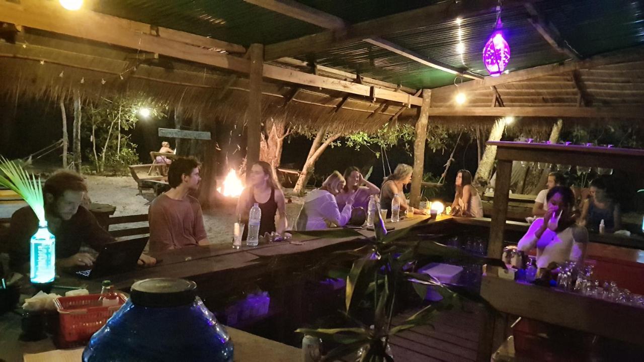Отель Crusoe Koh Takiev Island Koh Ta Kiev Экстерьер фото