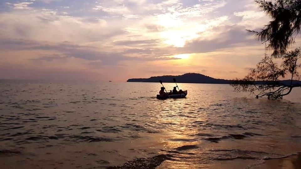 Отель Crusoe Koh Takiev Island Koh Ta Kiev Экстерьер фото