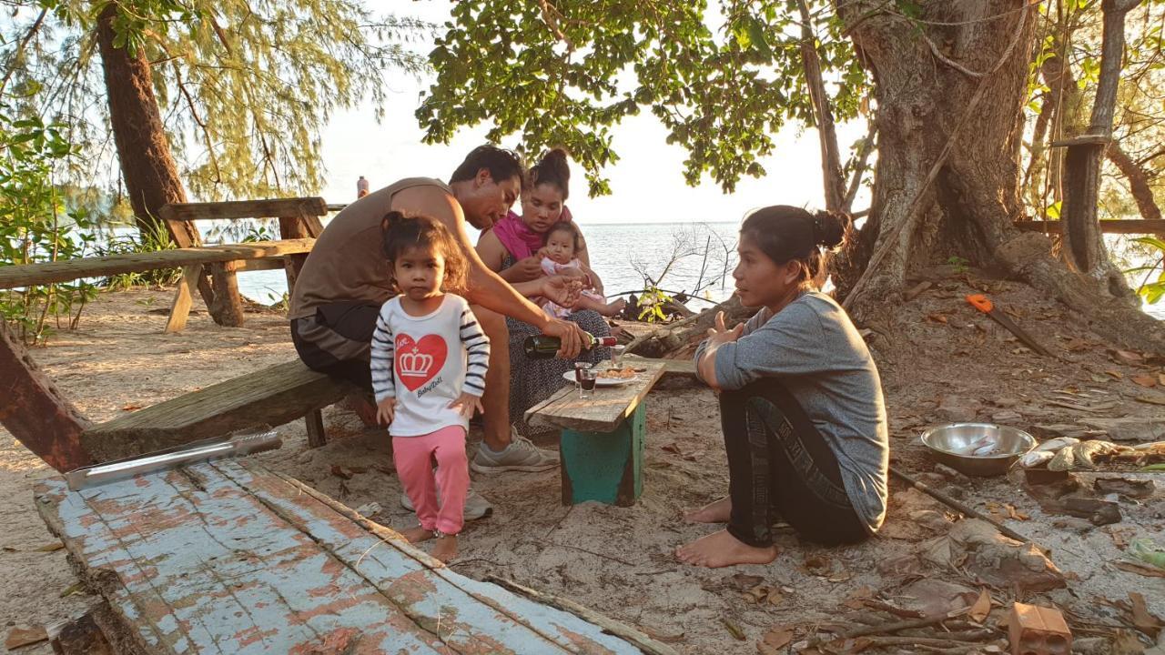 Отель Crusoe Koh Takiev Island Koh Ta Kiev Экстерьер фото